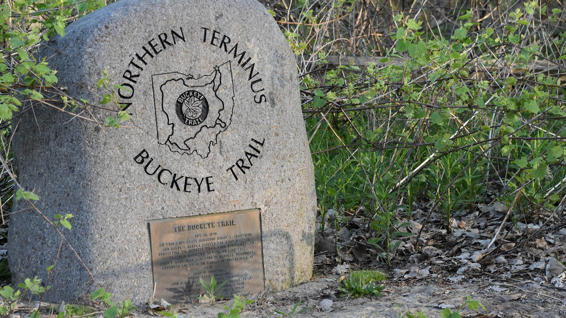 A photo of the Buckeye Trail northern terminus located at Headlands Beach State Park. 
